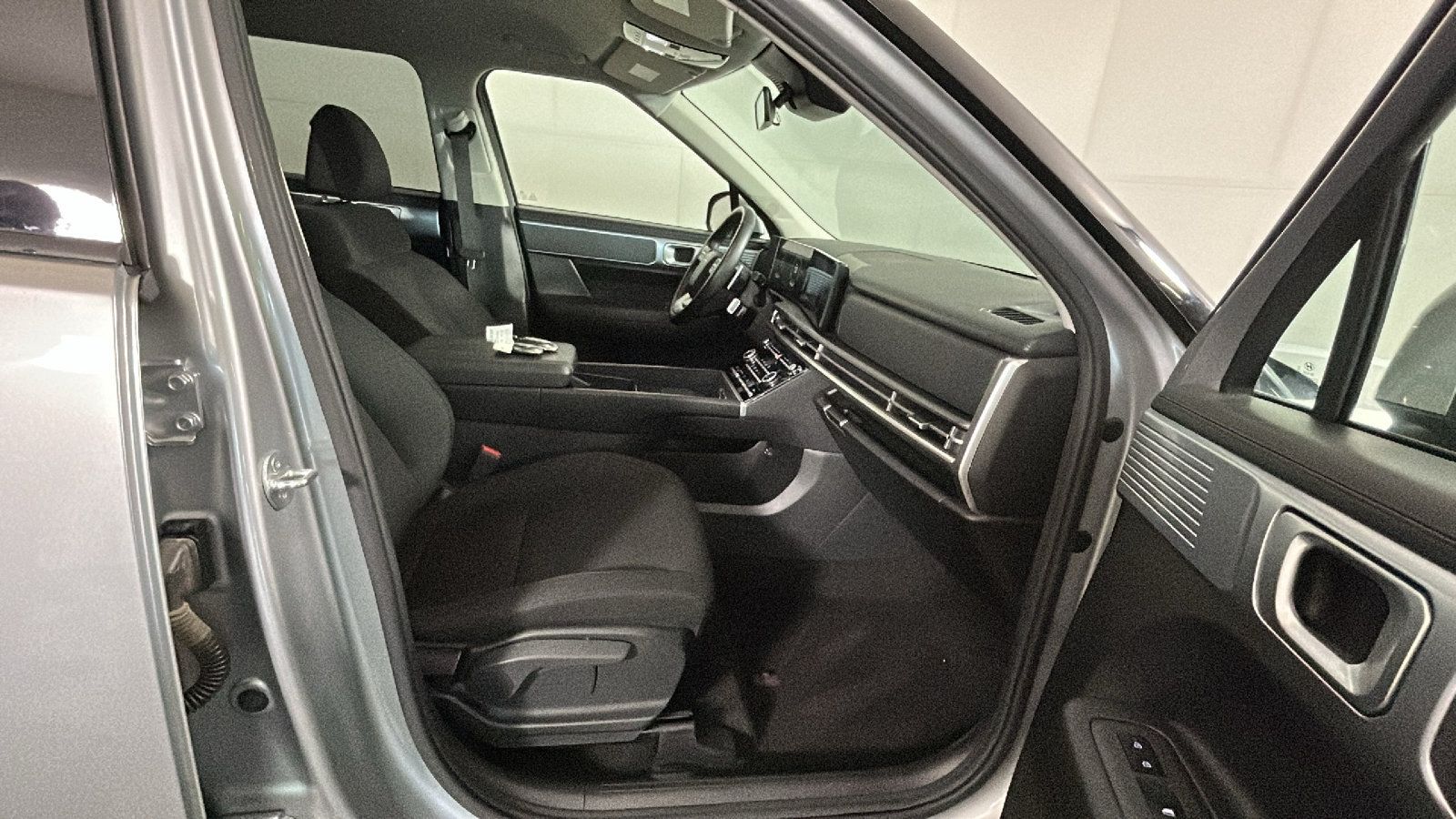 Used 2025 Hyundai Santa Fe SE FWD image 36