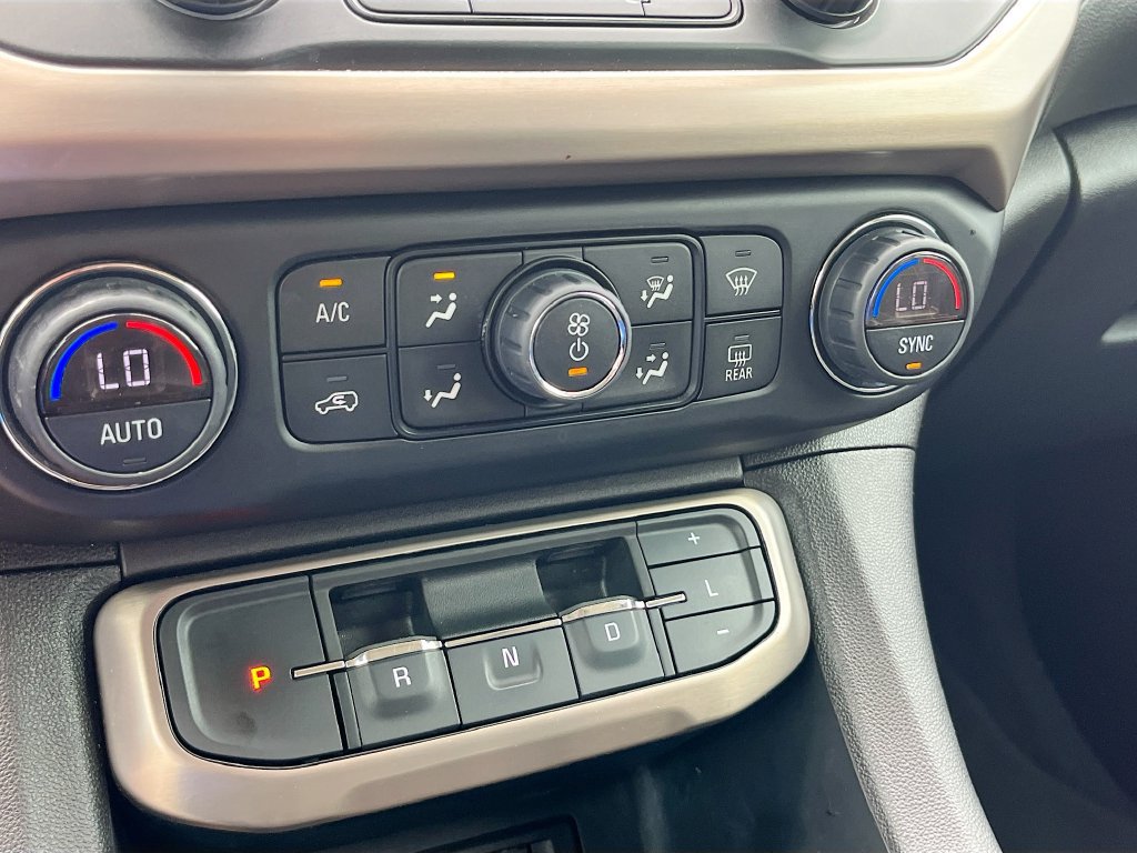 Used 2022 GMC Acadia Denali w/ Denali Ultimate Package FWD image 16