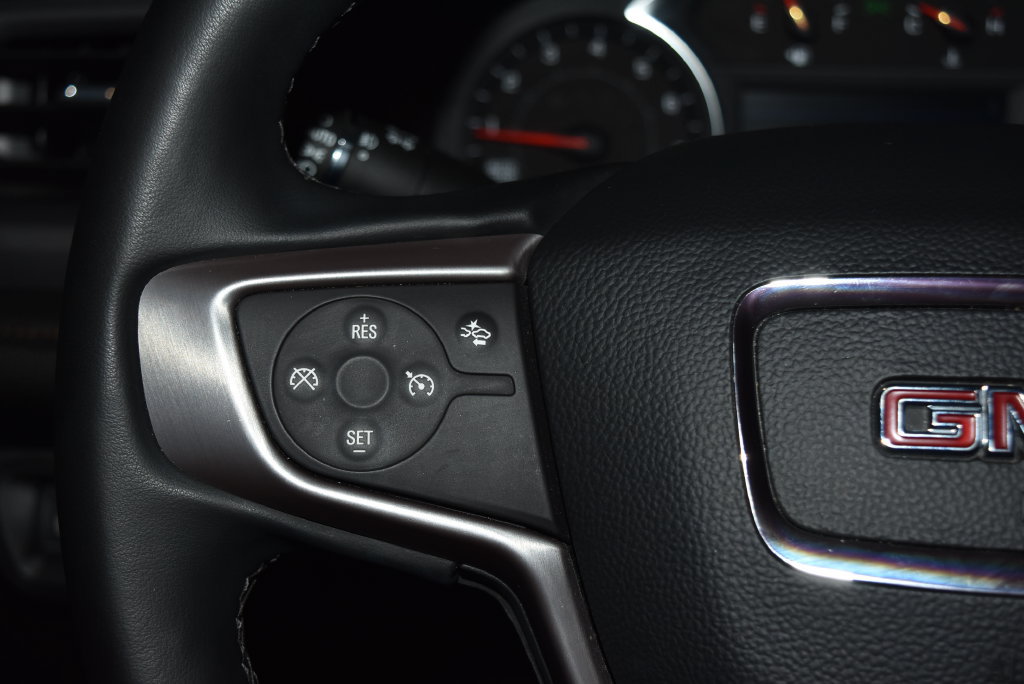 Used 2023 GMC Acadia AT4 w/ Trailering Package AWD/4WD image 9