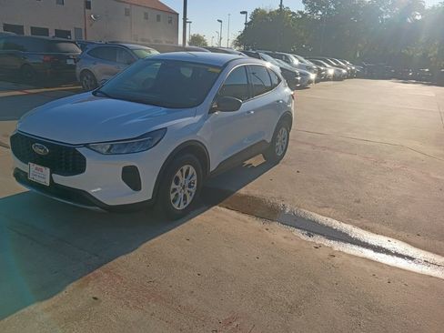 Used 2025 Ford Escape Active image 1