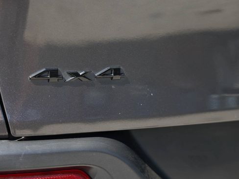 Used 2017 Jeep Cherokee High Altitude AWD/4WD image 32