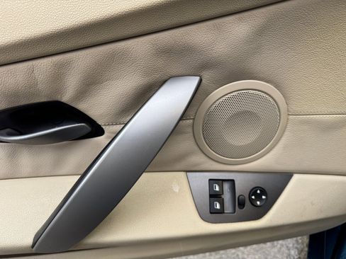 Used 2003 BMW Z4 2.5i image 35