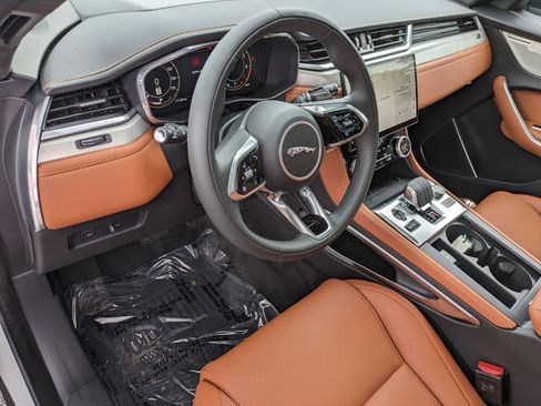 New 2026 Jaguar F-PACE R-Dynamic S image 10