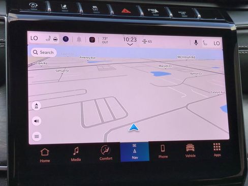 Used 2025 Jeep Grand Cherokee L Limited w/ Black Appearance Package image 18