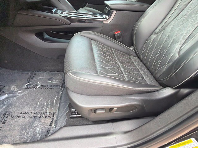 Used 2023 Buick Envision Avenir AWD/4WD image 19