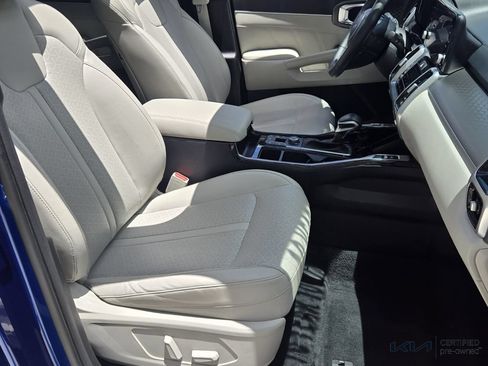 Certified 2022 Kia Sorento SX FWD image 18