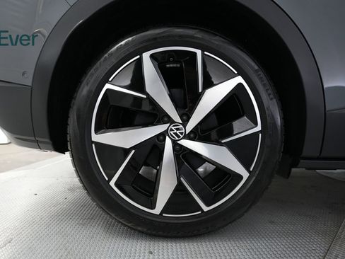 Used 2023 Volkswagen ID.4 Pro S image 9