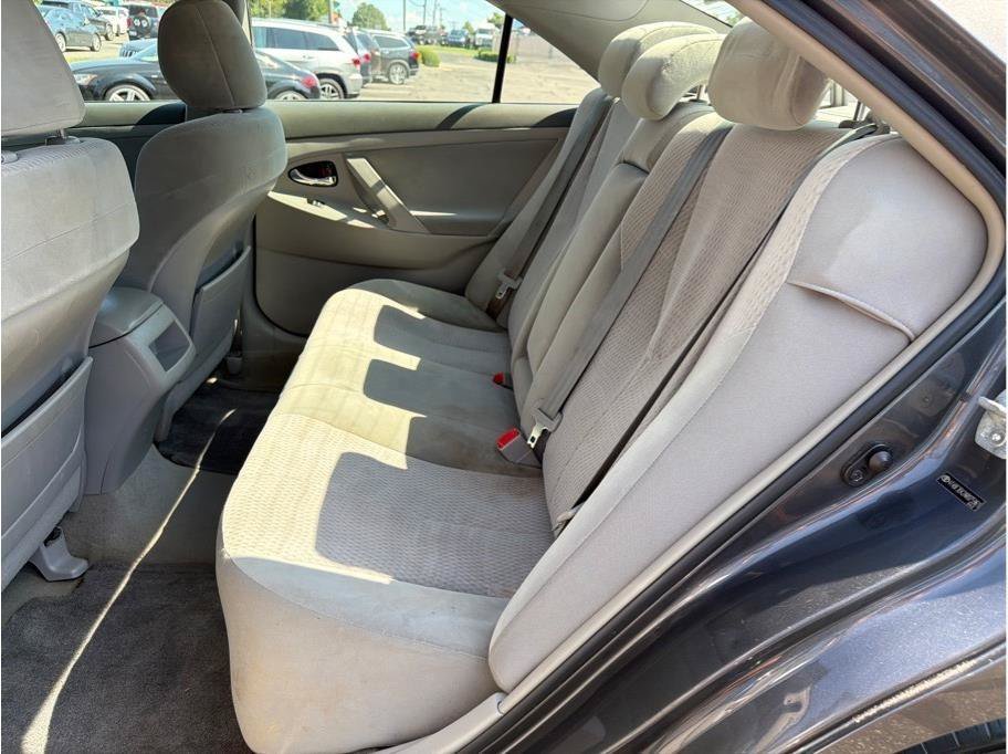 Used 2010 Toyota Camry LE FWD image 10