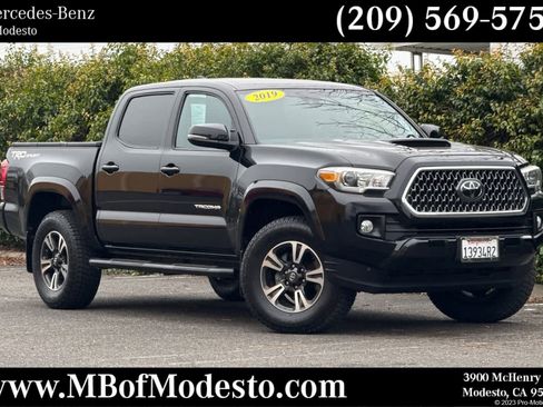 Used 2019 Toyota Tacoma TRD Sport image 1