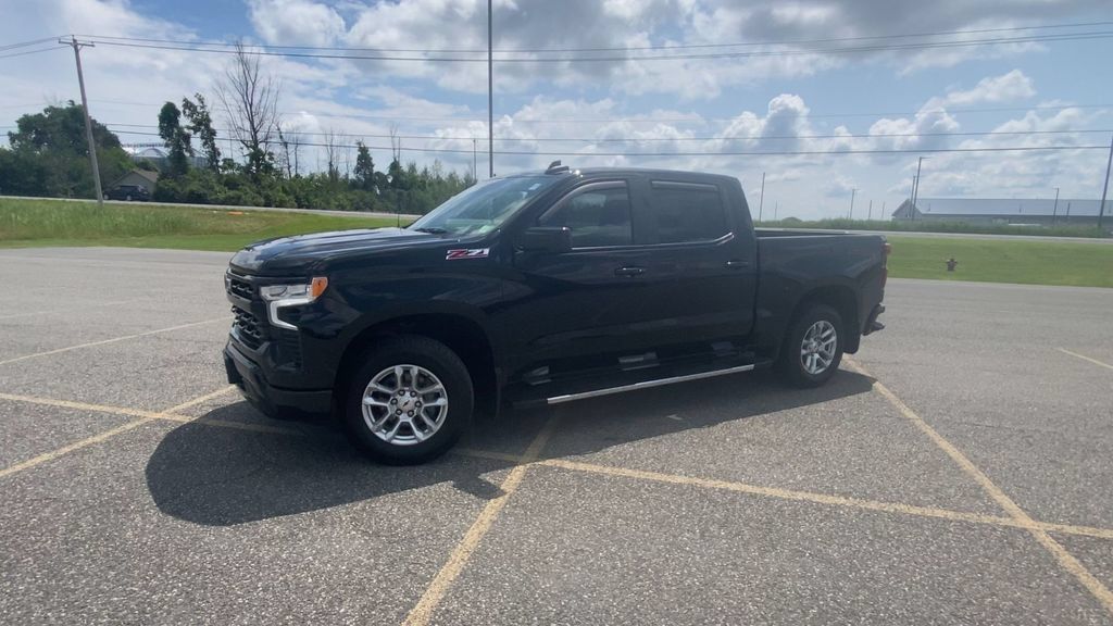 Certified 2023 Chevrolet Silverado 1500 RST w/ Z71 Off-Road Package AWD/4WD image 5