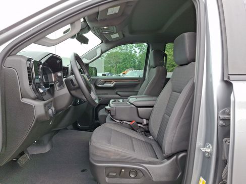 Used 2023 Chevrolet Silverado 1500 LT AWD/4WD image 13