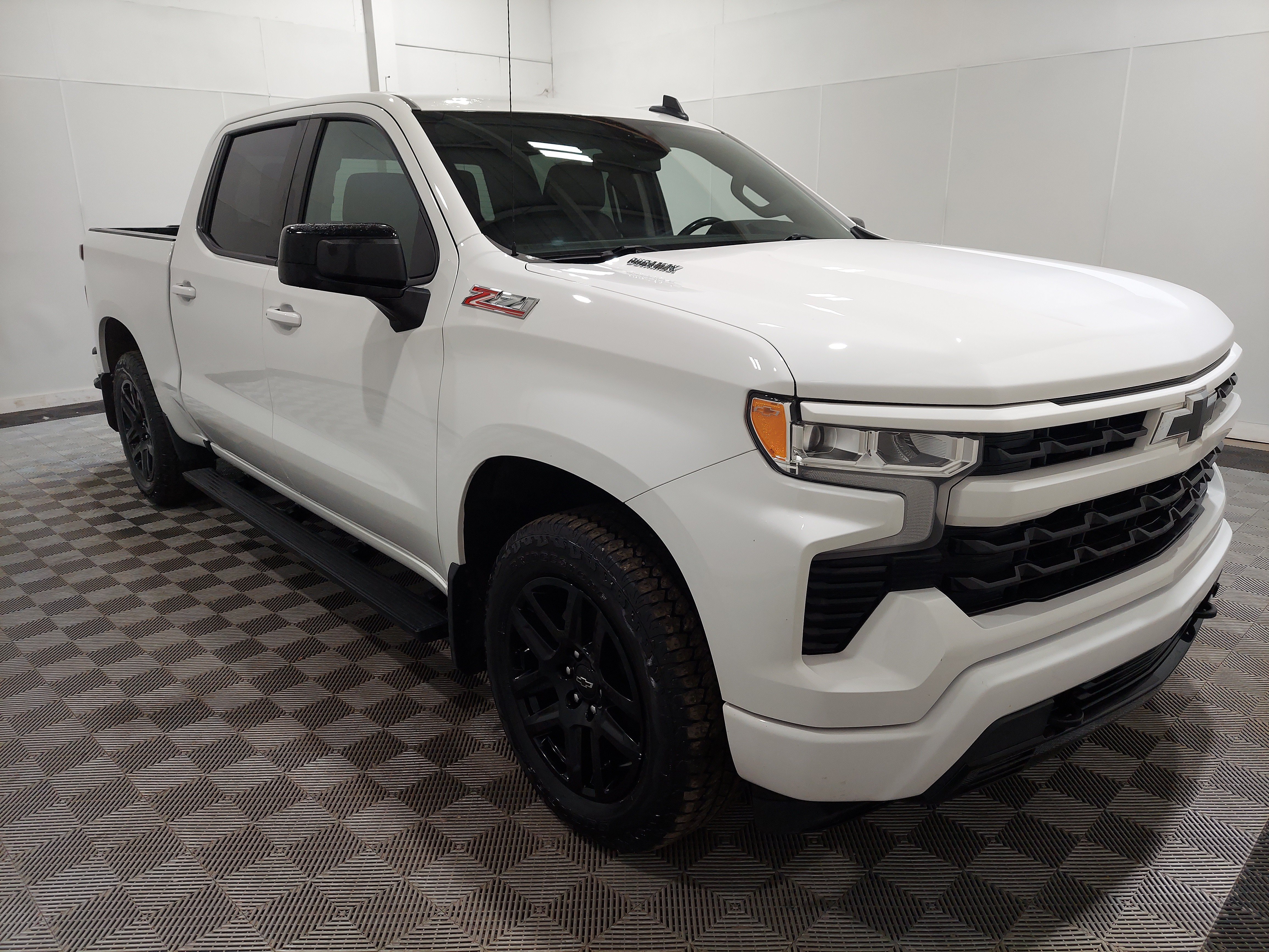 Used 2024 Chevrolet Silverado 1500 RST AWD/4WD image 4