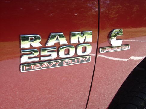 Used 2015 RAM 2500 Tradesman w/ Chrome Appearance Group AWD/4WD image 16