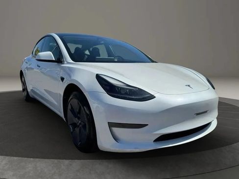 Used 2023 Tesla Model 3 Standard Range RWD image 4