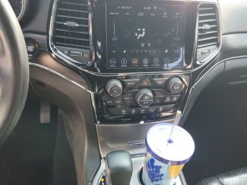 Used 2019 Jeep Grand Cherokee Limited AWD/4WD image 14