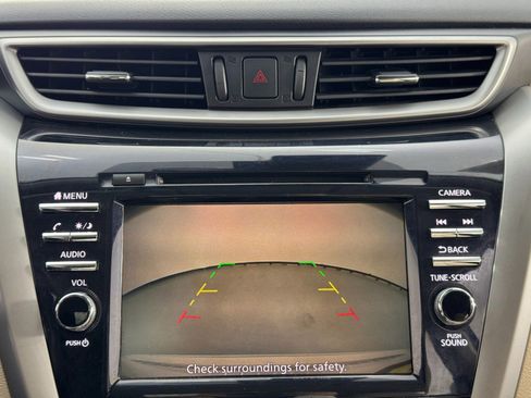 Used 2020 Nissan Murano SV image 22