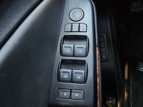 Used 2020 Chevrolet Suburban Premier w/ Premier Plus Edition image 22