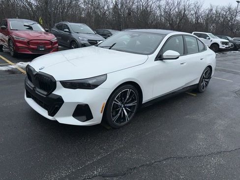 Used 2024 BMW 540i xDrive w/ Executive Package image 2