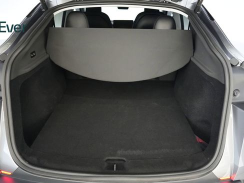 Used 2026 Tesla Model Y 2WD image 8