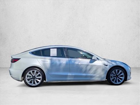 Used 2020 Tesla Model 3 Standard Range image 5