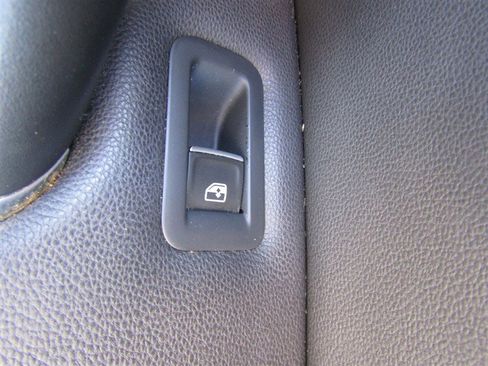 Used 2017 Volkswagen GTI SE image 60