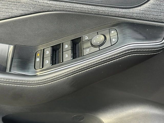 Used 2023 Nissan Rogue SV AWD/4WD image 19
