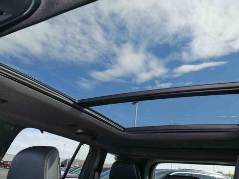 New 2025 Jeep Grand Cherokee Limited w/ Luxury Tech Group II image 32