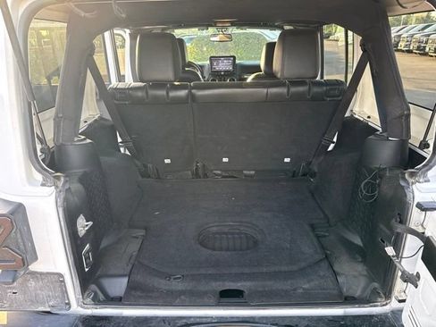 Used 2018 Jeep Wrangler Unlimited Sahara AWD/4WD image 23