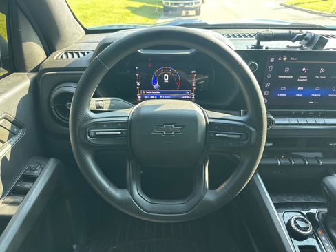 Used 2023 Chevrolet Colorado Trail Boss w/ Advanced Trailering Package AWD/4WD image 18