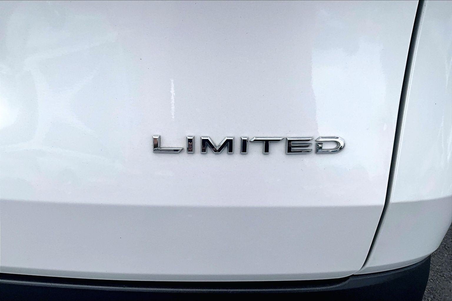 Used 2024 Toyota Grand Highlander AWD image 8