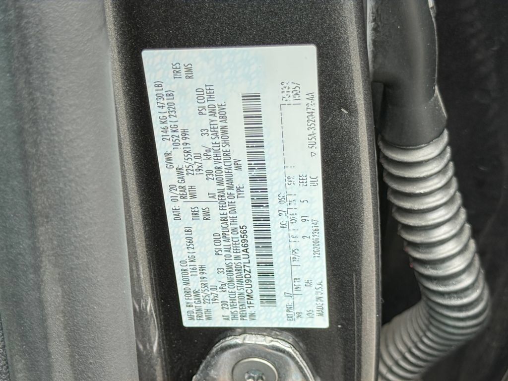 Used 2020 Ford Escape Titanium AWD/4WD image 28