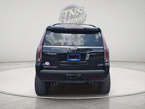 Used 2019 Cadillac Escalade Platinum AWD/4WD image 4
