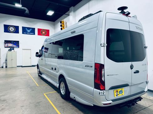 Used 2020 Mercedes-Benz Sprinter 3500 image 17