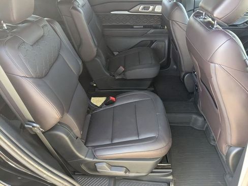 Used 2025 Ford Explorer Platinum w/ Ultimate Package image 22