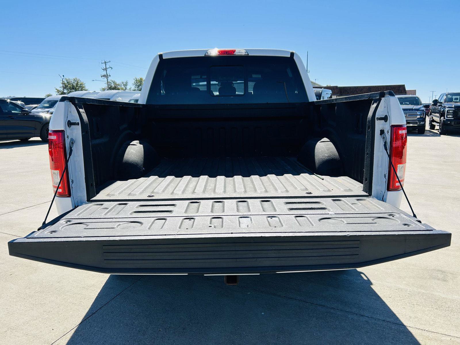 Used 2016 Ford F150 XLT w/ Equipment Group 302A Luxury AWD/4WD image 24
