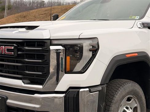 Used 2024 GMC Sierra 2500 Pro w/ Convenience Package image 25