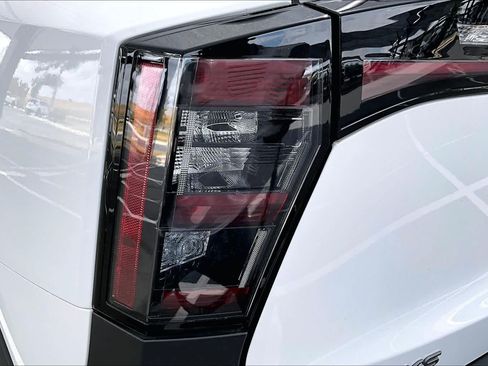 Used 2025 Nissan Kicks SV w/ Charging Package FWD image 29