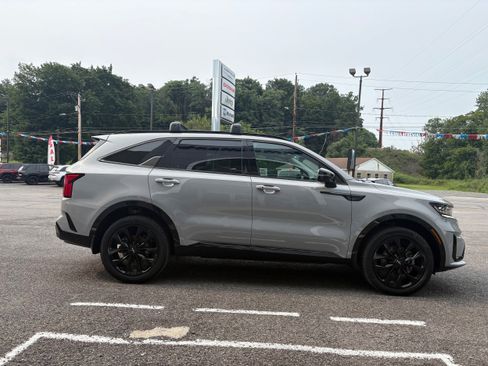 Used 2023 Kia Sorento SX AWD/4WD image 6