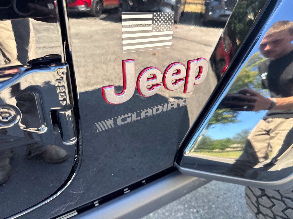 Used 2023 Jeep Gladiator Rubicon w/ LED Lighting Group AWD/4WD image 74