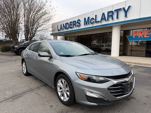Used 2023 Chevrolet Malibu LT image 2