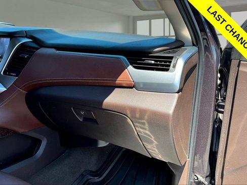 Used 2016 Chevrolet Tahoe LTZ AWD/4WD image 17