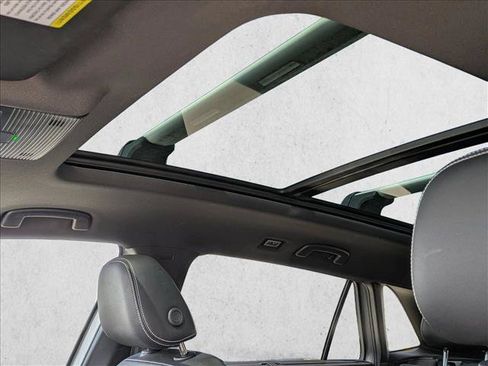 Used 2024 Volkswagen Atlas Cross Sport SE w/ Panoramic Sunroof Package AWD/4WD image 15
