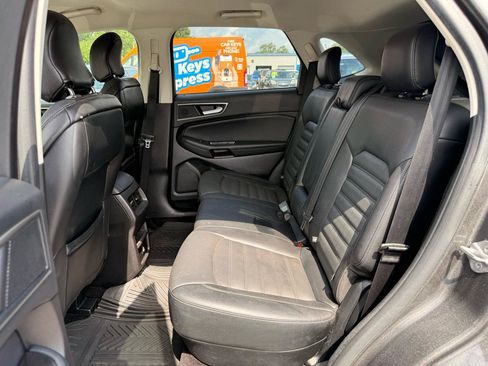 Used 2017 Ford Edge SEL w/ Equipment Group 201A AWD/4WD image 10