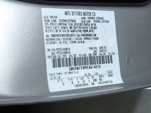 Used 2005 Mercury Grand Marquis LS image 23