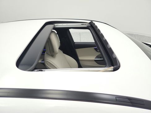 Certified 2025 Mercedes-Benz C 300 Sedan image 27