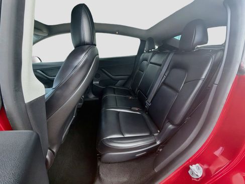 Used 2022 Tesla Model Y Long Range AWD/4WD image 27