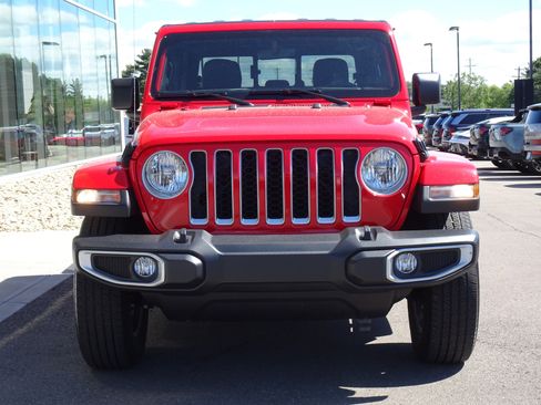 Used 2022 Jeep Gladiator Overland w/ Popular Equipment Package AWD/4WD image 7