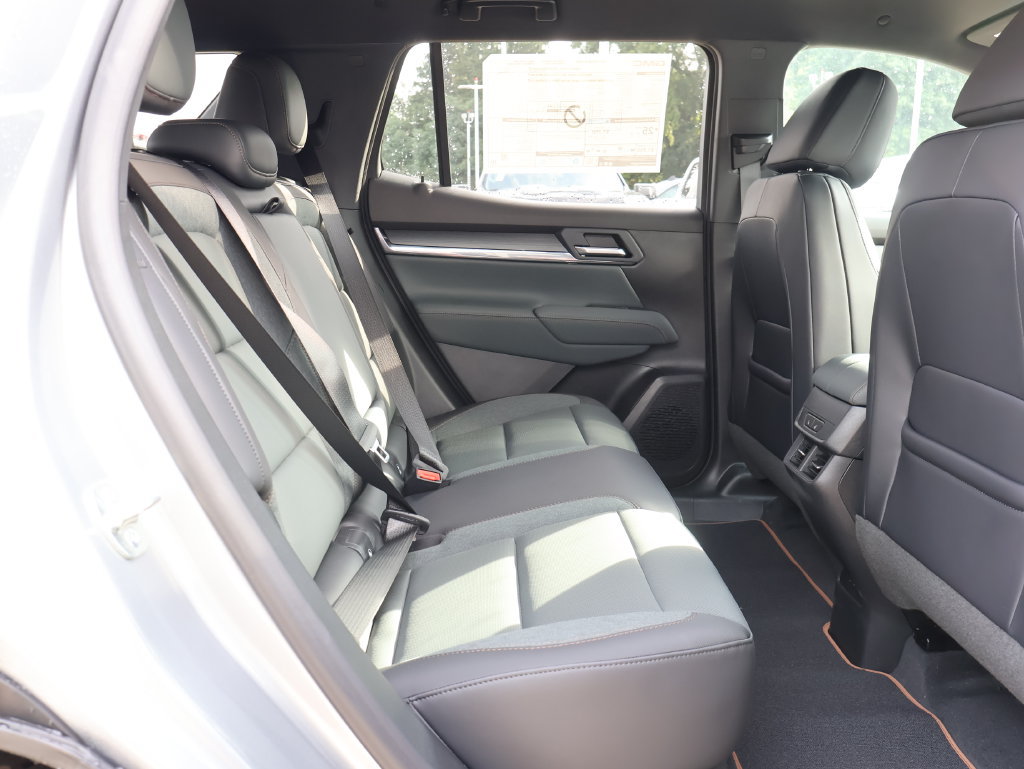 New 2027 GMC Terrain AT4 w/ Convenience Package III AWD/4WD image 32