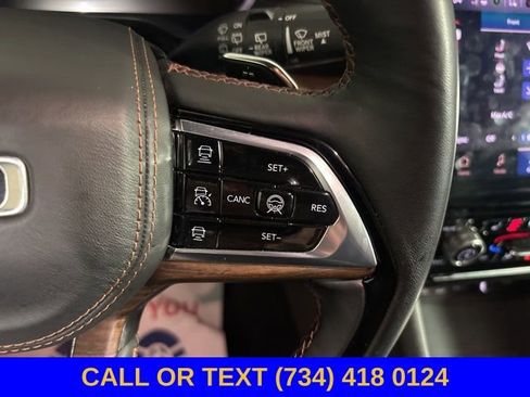 Used 2022 Jeep Grand Cherokee Summit w/ Luxury Tech Group V AWD/4WD image 35