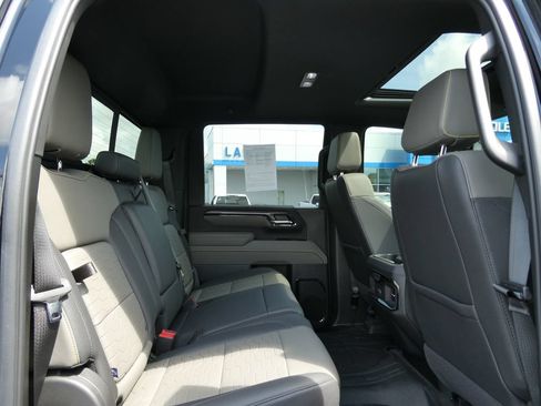 Used 2025 Chevrolet Silverado 2500 ZR2 AWD/4WD image 16